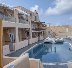 Radius-trench-drain-system-pool